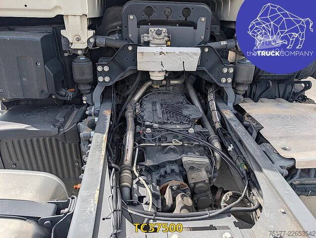 Chassis met cabine DAF XF 450