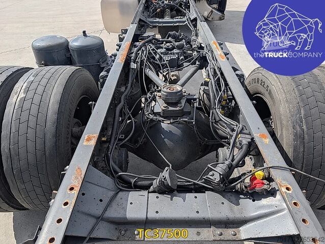 Chassis met cabine DAF XF 450