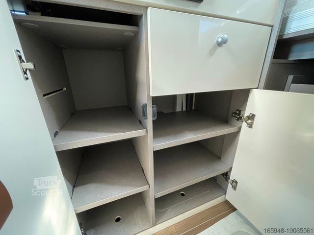 Автодім ETRUSCO CV 640 PB *Complete Selection**elektr. Hubbett*