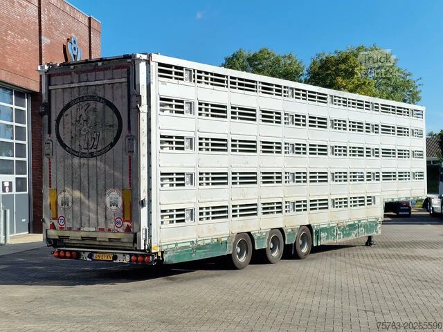 Transport av nötkreatur Pezzaioli 5 deck livestock trailer - Water & Ventilation ...