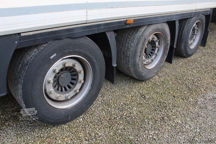 شبه مقطورة مبردة Krone semirimorchio frigorifero mega usato