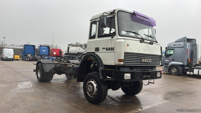 Šasija s kabino Iveco Magirus 180 - 25 (4X4 / V8 / LAMES / GRAND PONT...