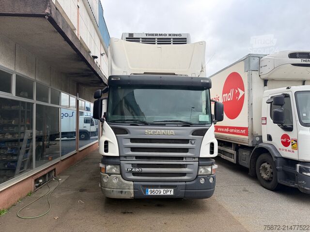 Caminhão frigorífico SCANIA P 420 CAJA FRIGO 18T