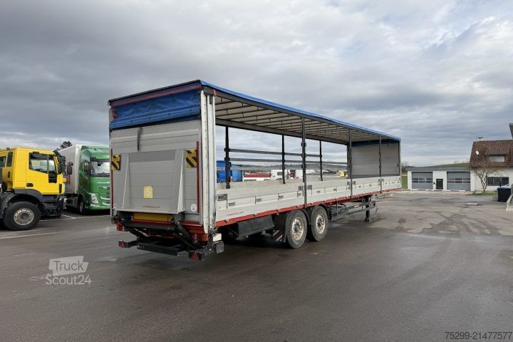 Semi-reboque aberto com lona Schwarzmüller SPA2/E Brücke mit Verdeck / Swiss-Vehicle