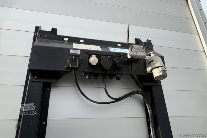 Semi-reboque aberto com lona Schwarzmüller SPA2/E Brücke mit Verdeck / Swiss-Vehicle