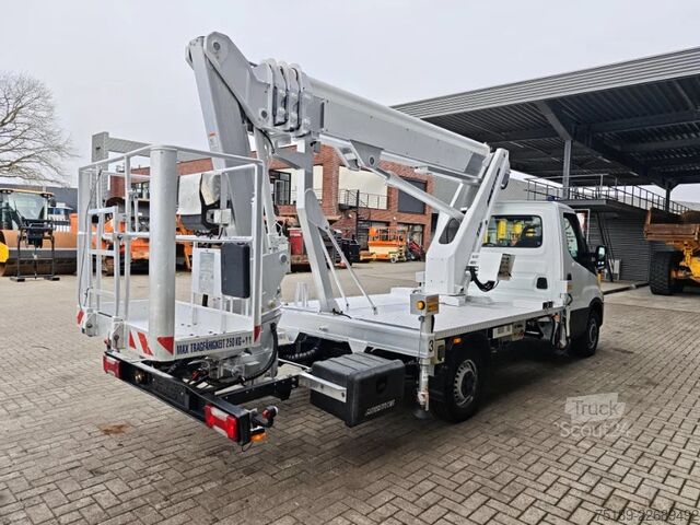 Hefplatform Iveco Daily 35-120 Multitel MJ226