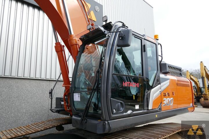 Excavator pe șenile Hitachi ZX300LC-7