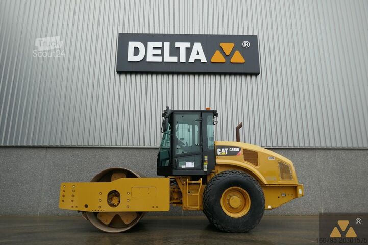 Tek tamburlu silindir Caterpillar CS68B