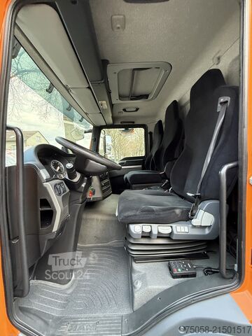 Vrachtwagen met bakwagen MAN TGL 8.220 - 159 TKm - Koffer - LBW