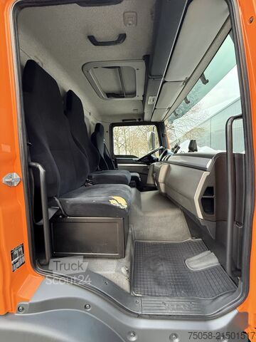 Vrachtwagen met bakwagen MAN TGL 8.220 - 159 TKm - Koffer - LBW