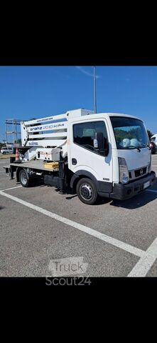 Ant sunkvežimio sumontuota PLE tipo kėlimo platforma Nissan Cabstar