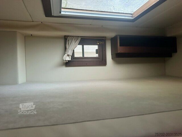 Szarvasmarha-szállító teherautó DAF XF 26510 5 Pferde Popout Mega Wohnung Womozul.