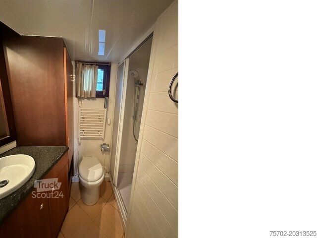 Szarvasmarha-szállító teherautó DAF XF 26510 5 Pferde Popout Mega Wohnung Womozul.