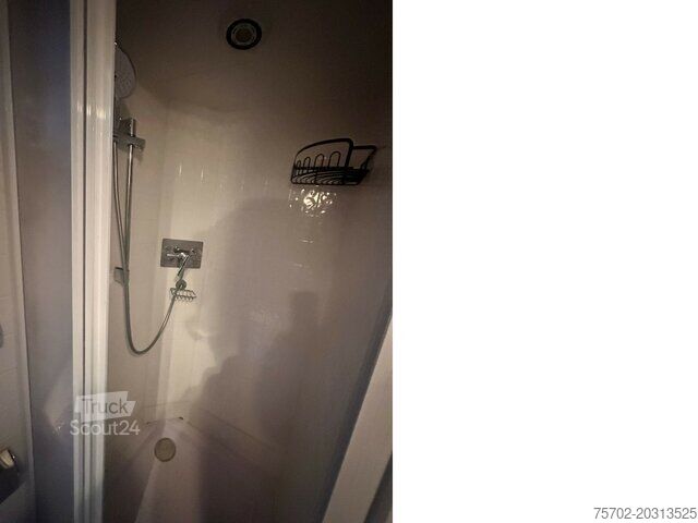 Szarvasmarha-szállító teherautó DAF XF 26510 5 Pferde Popout Mega Wohnung Womozul.