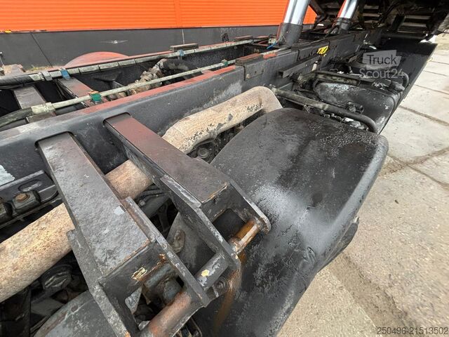 Savivartis Mercedes-Benz Arocs 4151 8x4 BORDMATIC / FULL STEEL / DRUM BR...