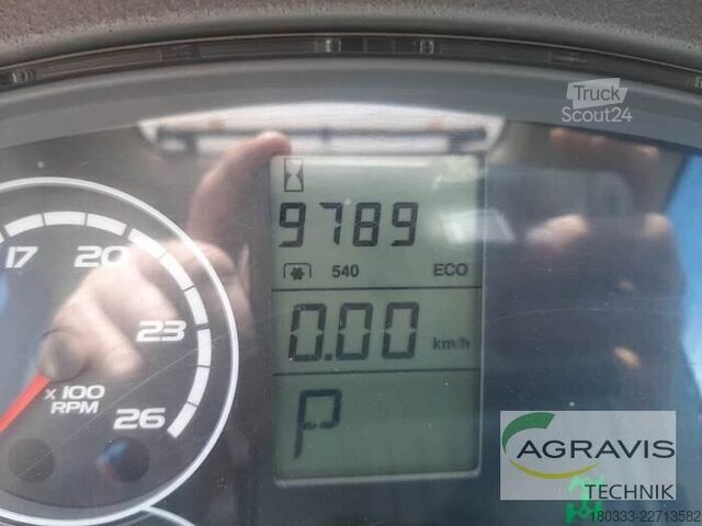 Трактор Claas AXION 810 CEBIS