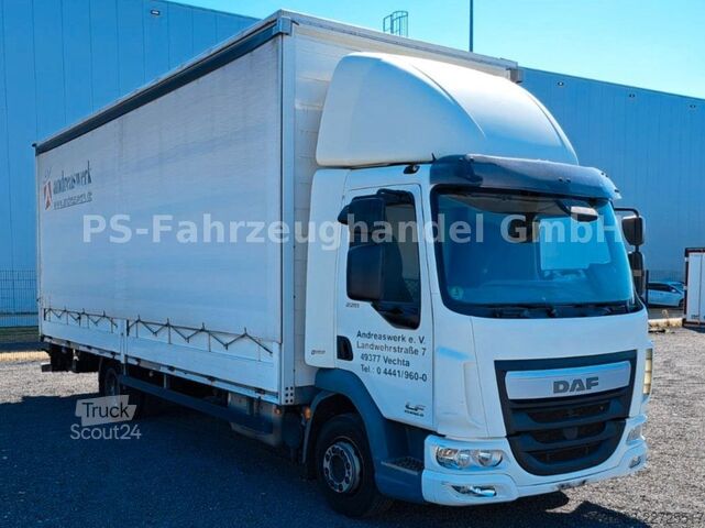 Tovorno vozilo s ravno platformo in ponjavo DAF LF 220 FA*LBW*AHK