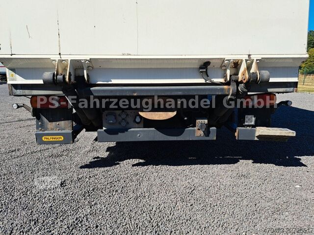 Tovorno vozilo s ravno platformo in ponjavo DAF LF 220 FA*LBW*AHK
