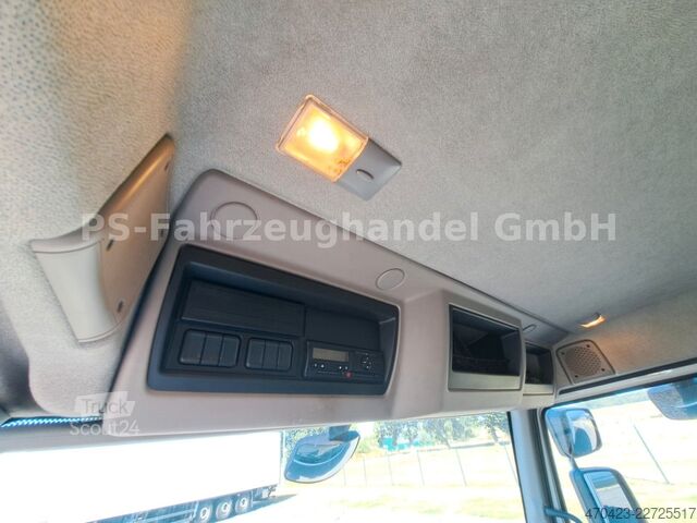 Tovorno vozilo s ravno platformo in ponjavo DAF LF 220 FA*LBW*AHK
