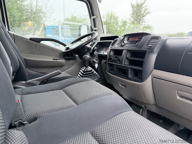 Kombi s prekucnikom NISSAN NT 400 35.15 -3 Seitenkipper DOKA 111.000 Km TÜV