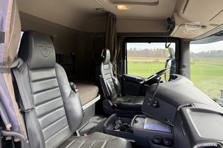 Tracteur routier standard Scania R730 LA6x4HNB Kipphydraulik / Swiss-Vehicle