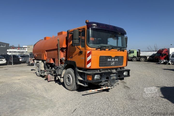 Σκούπα οχημάτων MAN 19.364 FLC 4x2 Kehrmaschine
