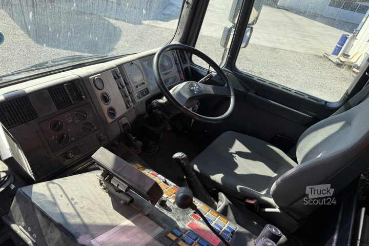 Σκούπα οχημάτων MAN 19.364 FLC 4x2 Kehrmaschine