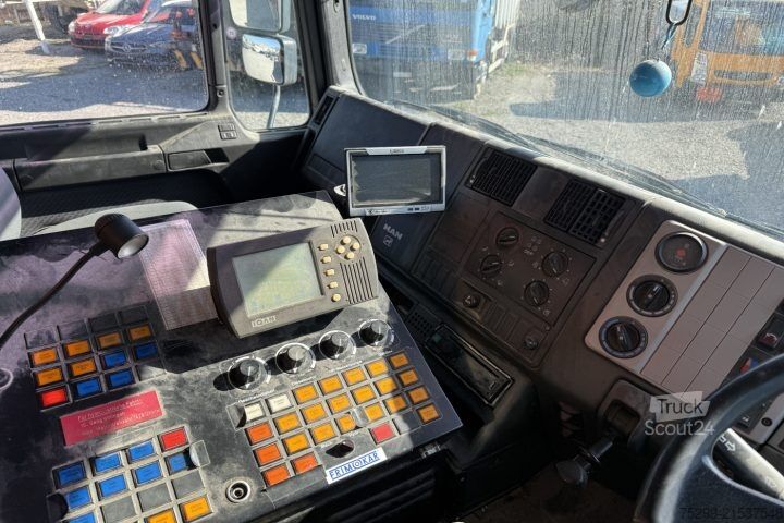 Σκούπα οχημάτων MAN 19.364 FLC 4x2 Kehrmaschine