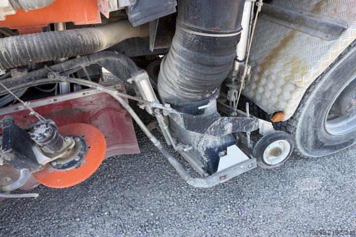 Σκούπα οχημάτων MAN 19.364 FLC 4x2 Kehrmaschine