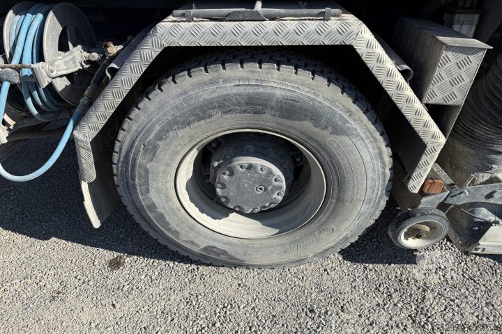 Σκούπα οχημάτων MAN 19.364 FLC 4x2 Kehrmaschine