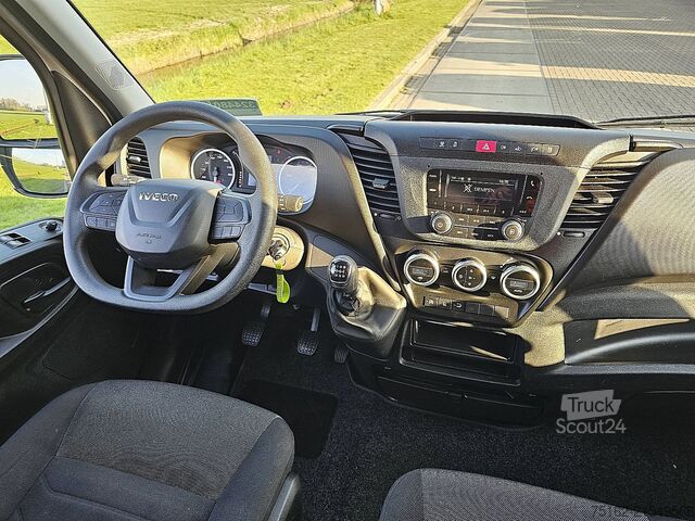 Valiză IVECO DAILY 35C16 Bakwagen Laadklep