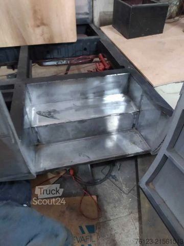 Minibus MERCEDES-BENZ Vorgänger Sprinter O 319 Samba mit Faltdach AC