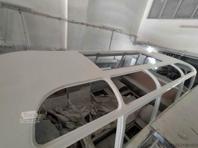 Minibus MERCEDES-BENZ Vorgänger Sprinter O 319 Samba mit Faltdach AC