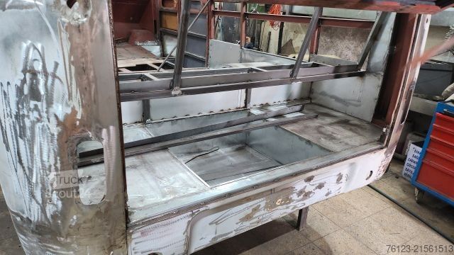 Minibus MERCEDES-BENZ Vorgänger Sprinter O 319 Samba mit Faltdach AC