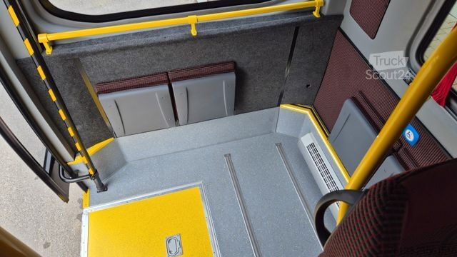 Minibús MERCEDES-BENZ Sprinter 517 Heckniederflur Vorlauffahrzeug