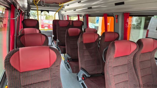 Minibús MERCEDES-BENZ Sprinter 517 Heckniederflur Vorlauffahrzeug