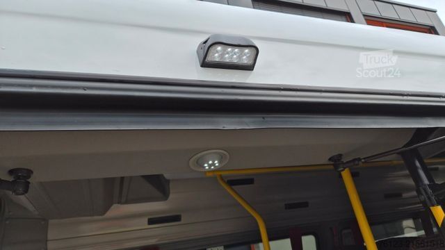 Minibús MERCEDES-BENZ Sprinter 517 Heckniederflur Vorlauffahrzeug
