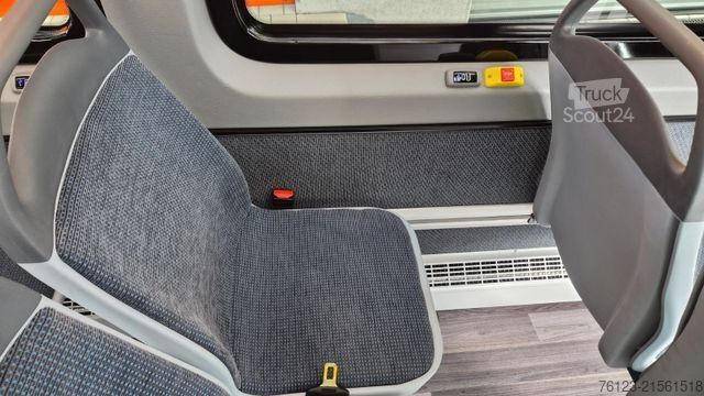 Minibús MERCEDES-BENZ Sprinter 517 Heckniederflur Vorlauffahrzeug