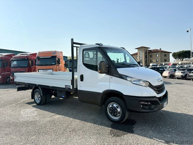 Dubă cu caroserie tip cutie IVECO Daily 35