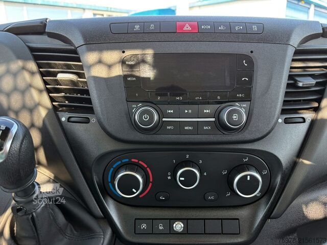 Dubă cu caroserie tip cutie IVECO Daily 35