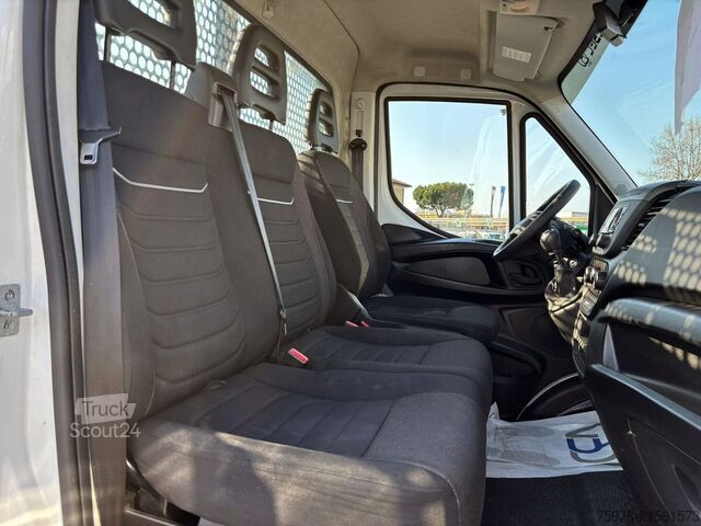 Dubă cu caroserie tip cutie IVECO Daily 35