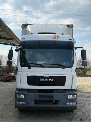 Skrzynia z plandeką i windą załadowczą MAN TGM 12.290