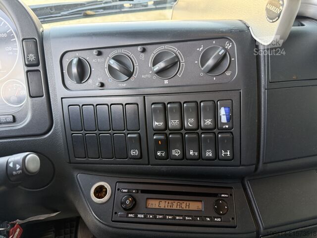 Skrzynia z plandeką i windą załadowczą MAN TGM 12.290