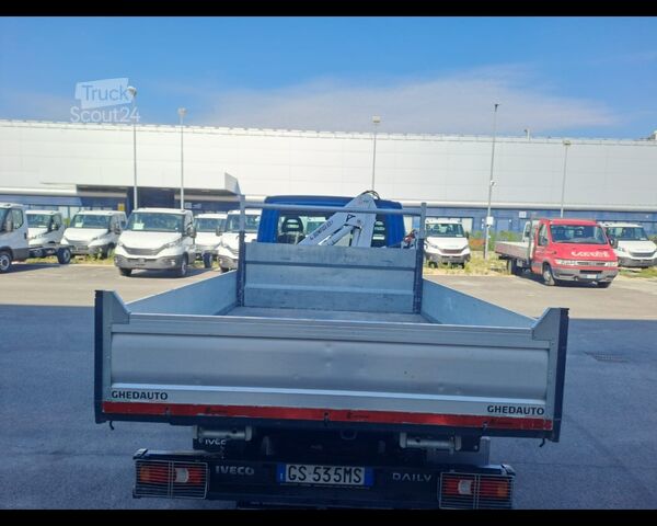 حافلة صغيرة IVECO DAILY 35C18 3.0 RIBALTABILE CON GRU E RADIOCOMANDO