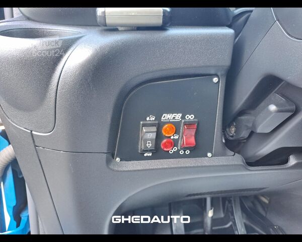 حافلة صغيرة IVECO DAILY 35C18 3.0 RIBALTABILE CON GRU E RADIOCOMANDO