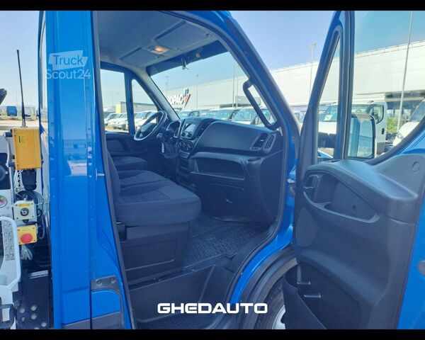 حافلة صغيرة IVECO DAILY 35C18 3.0 RIBALTABILE CON GRU E RADIOCOMANDO