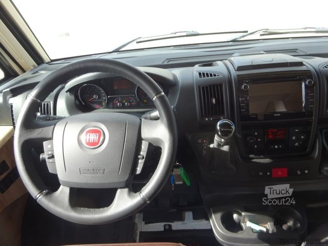 Integrated camper EURAMOBIL IL 720 EB Markise Navi Klimaaut. Hubbett