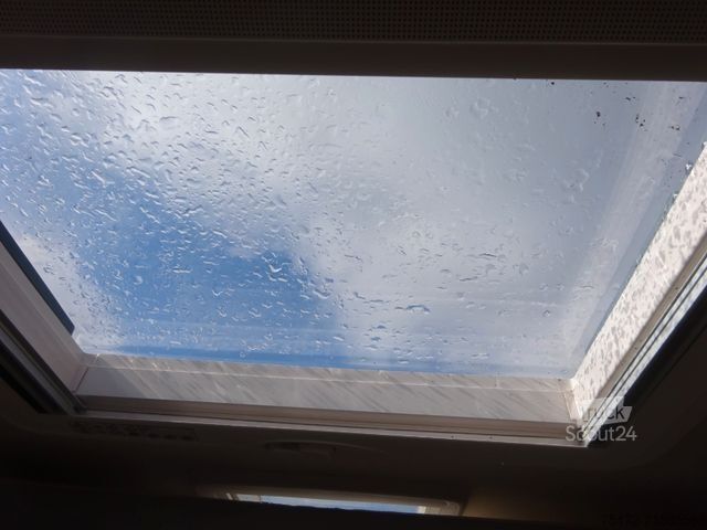 Integrated camper EURAMOBIL IL 720 EB Markise Navi Klimaaut. Hubbett