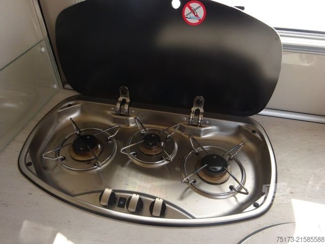 Integrated camper EURAMOBIL IL 720 EB Markise Navi Klimaaut. Hubbett