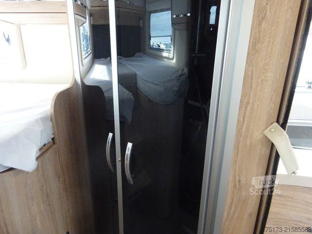 Integrated camper EURAMOBIL IL 720 EB Markise Navi Klimaaut. Hubbett